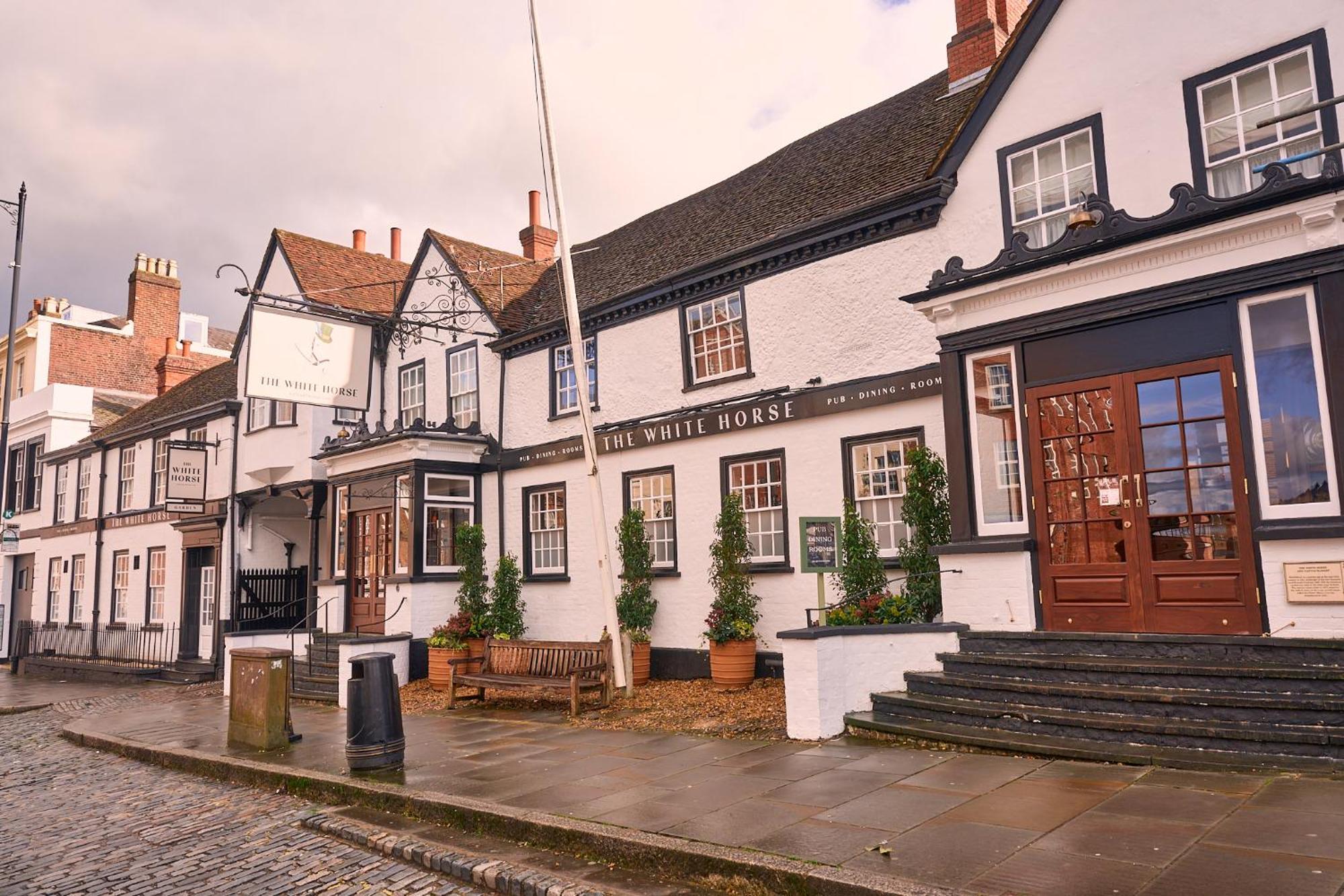 The White Horse - A Heartwood Inn Dorking Extérieur photo